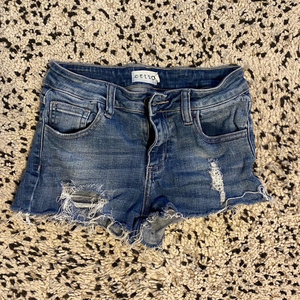 Short low-rise denim shorts